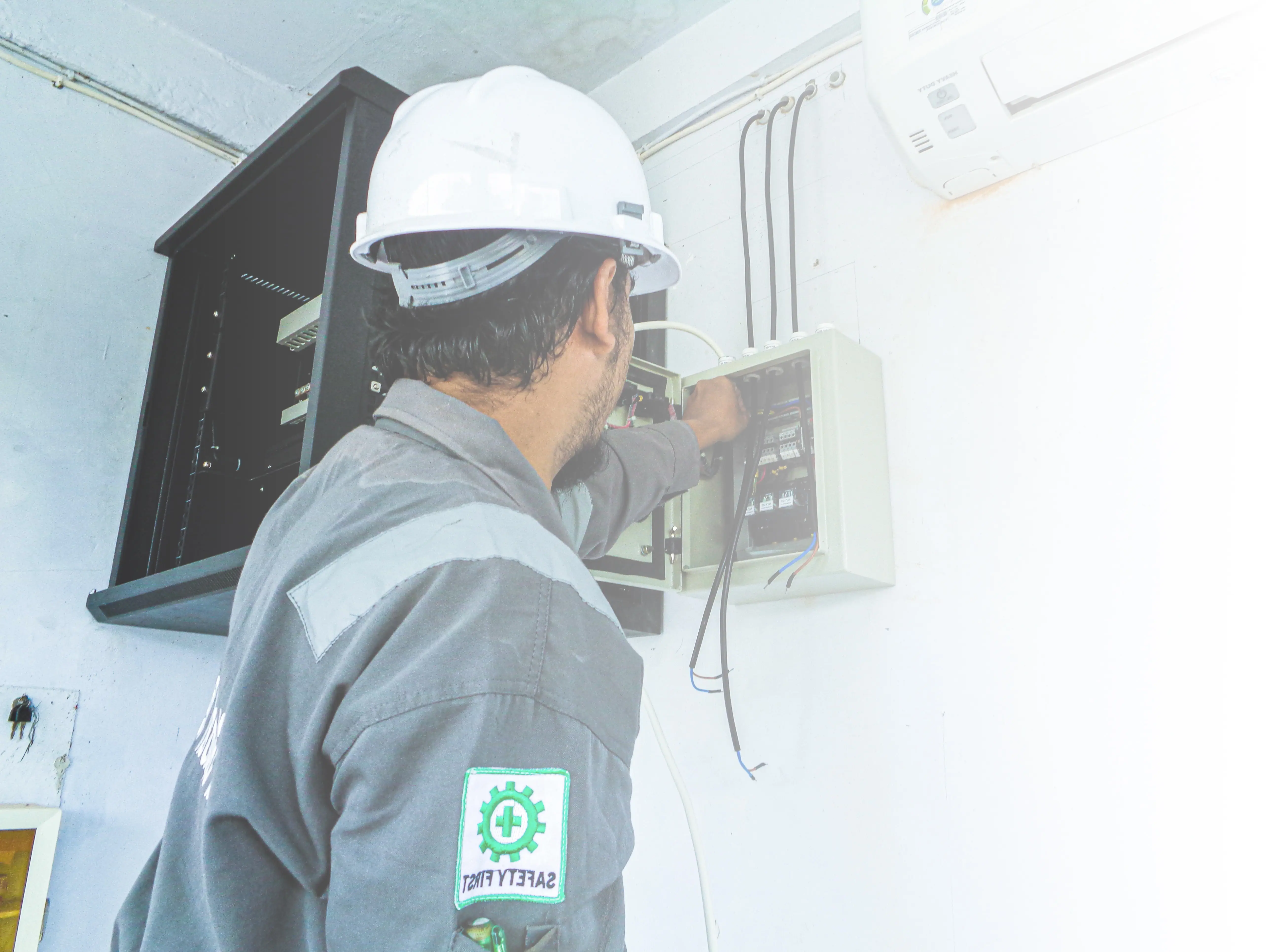 Gambar About us  PT. Delta Global Teknologi